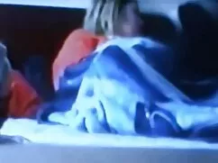 یک عروسک با او, معده ...