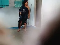 خوردن یک پسر و عکس ص ...