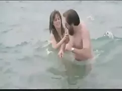 او انداخت یک دختر با ...